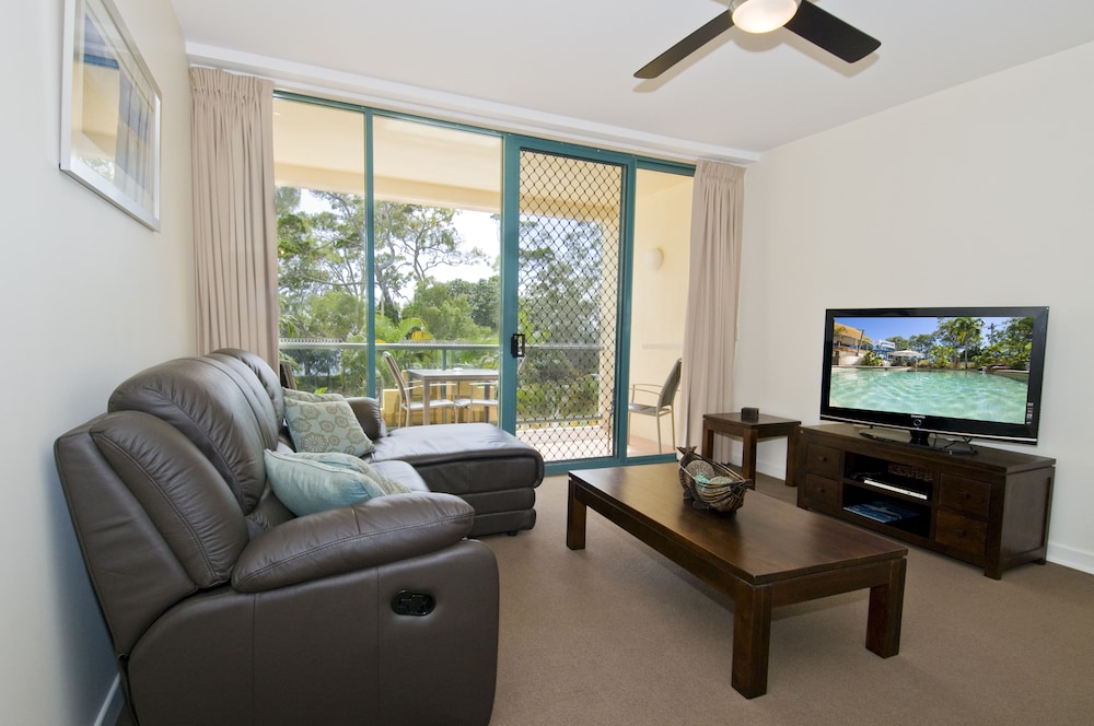 SHELLY BAY RESORT 25/50