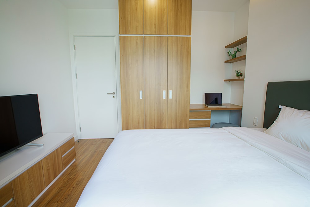 Republic Plaza Apartment 10/38