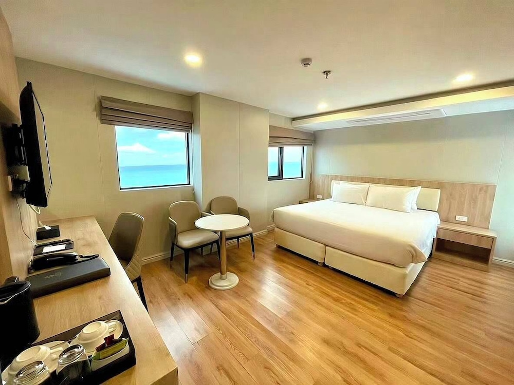 Superior, King Bed, Ocean Front