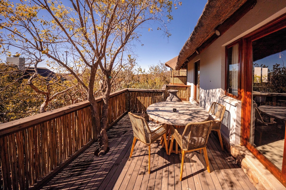 Mhondoro Game Lodge 41/50