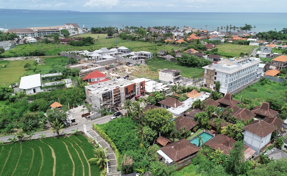 VILLA BERAWA BALI 67/77