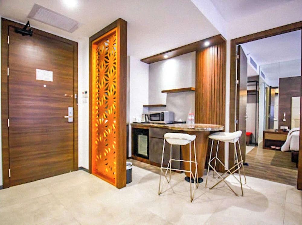 Asialink Hotel By Prasanthi 6/50