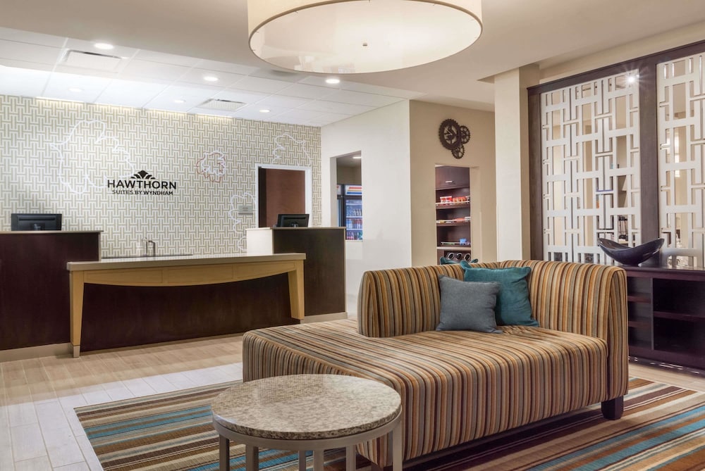 Hawthorn Suites By Wyndham Wheeling At the Highlands 6/45