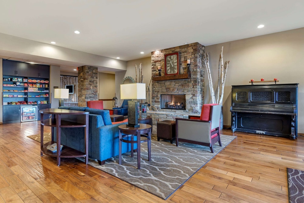 Comfort Inn and Suites Blue Ridge Ga 23/42