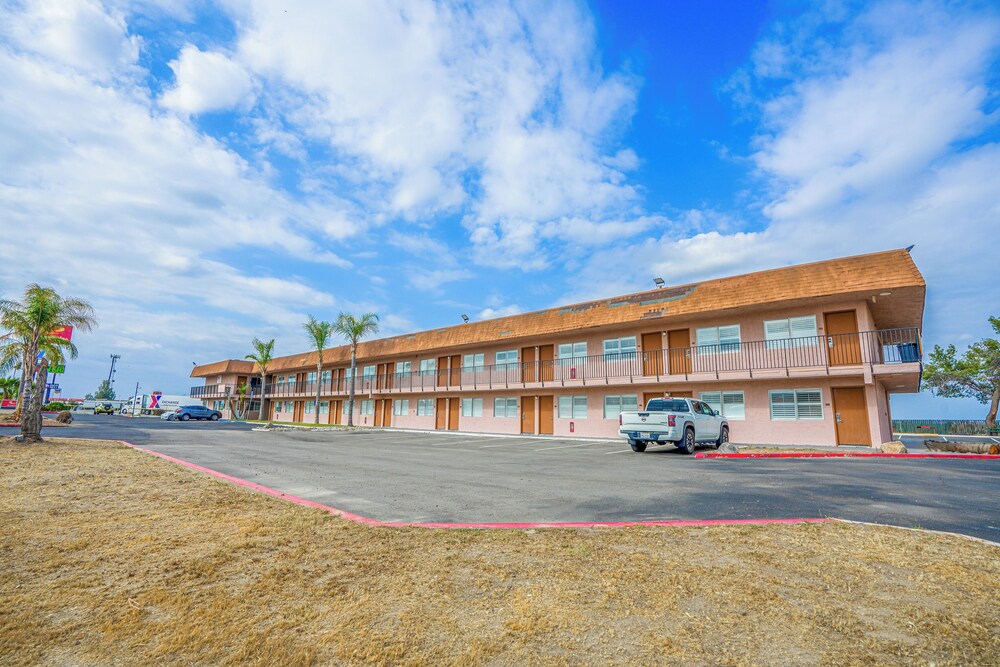 Economy Inn Buttonwillow Bakersfield I-5 33/39