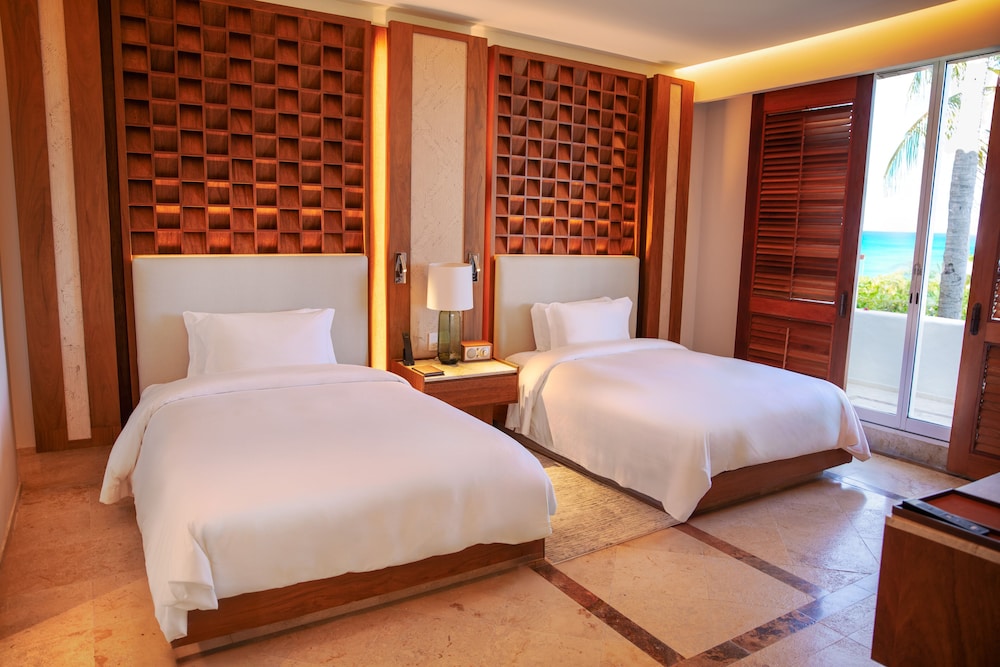 Master, Suite, 2 Queen Beds, Ocean Front, Private Pool