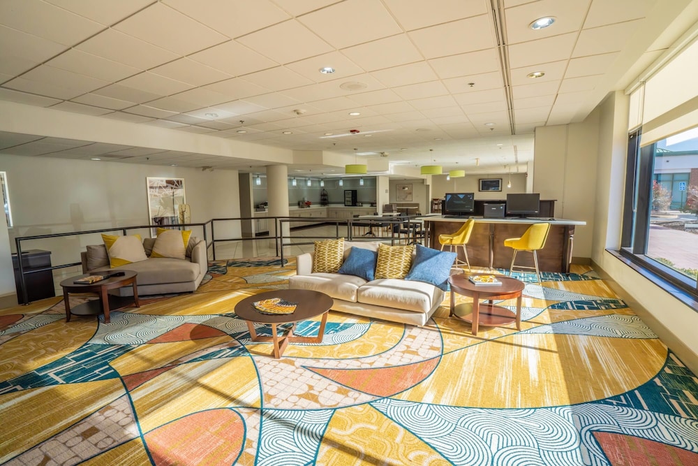 Elimwood Hotel, A Ramada by Wyndham 41/64