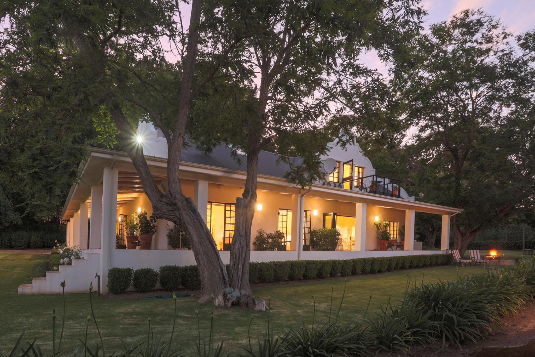 Elgin Country Lodge 1/40