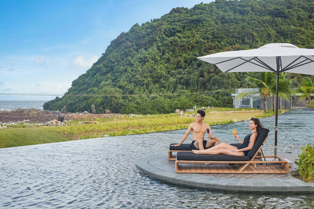 Angsana Quan Lan Ha Long Bay 42/48