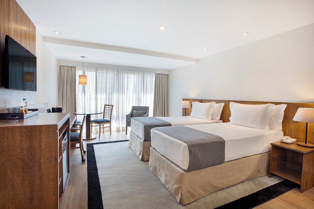 SUPERIOR, EXECUTIVE, TWIN BEDS