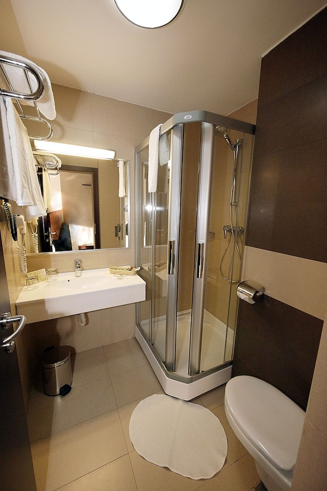 Berthelot Hotel 3/48