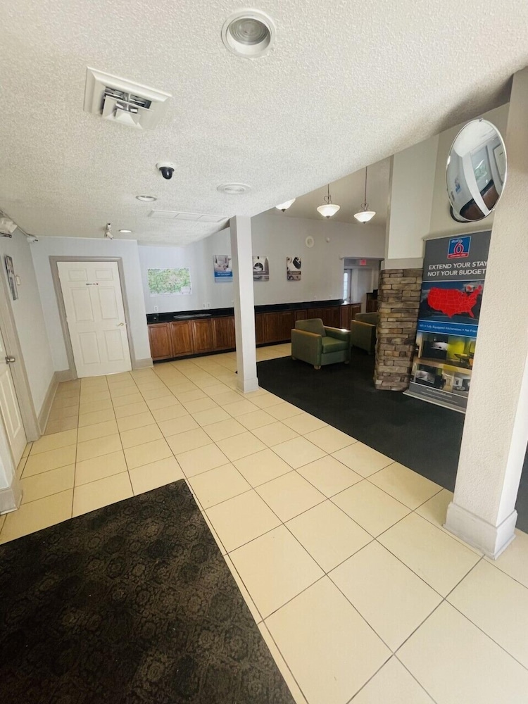 Studio 6 Extended Stay - Greensboro, NC 11/47