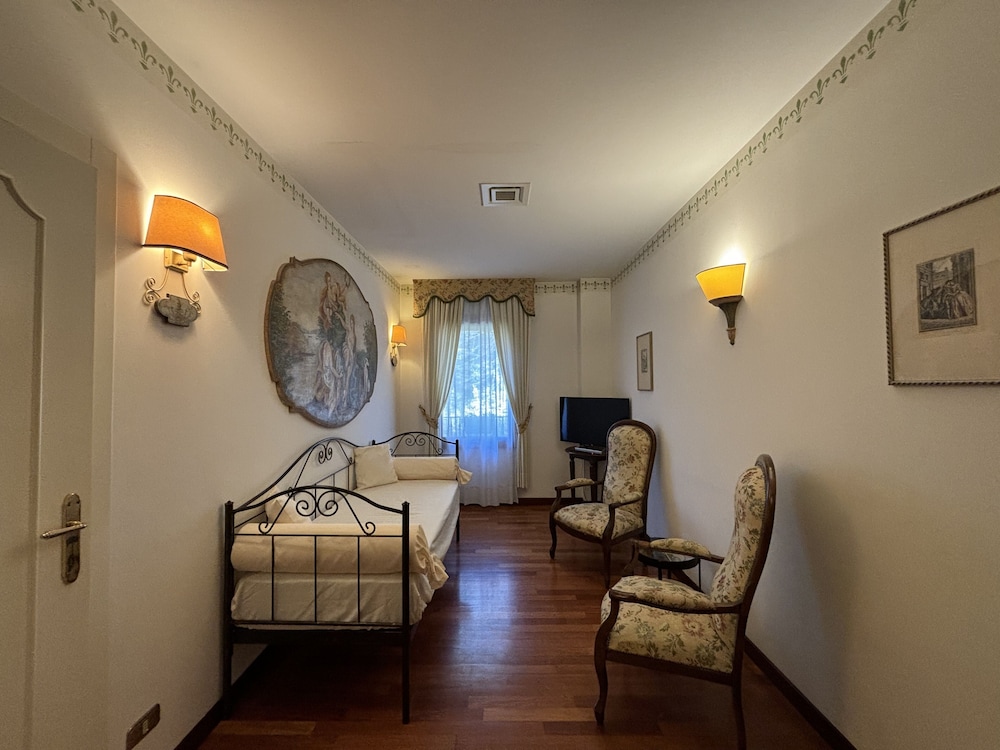 Hotel Villa Luppis 44/77