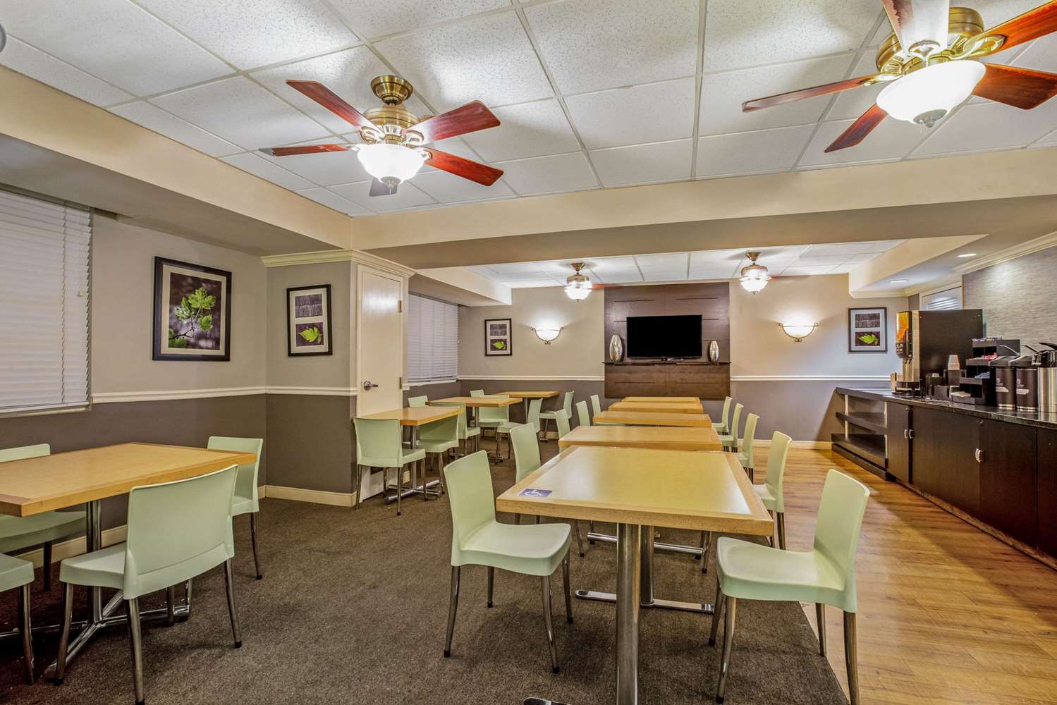 restaurant cafeteria