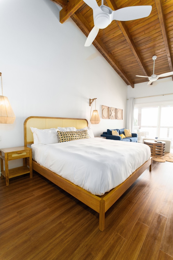 The Beach House Boutique Hotel 12/49