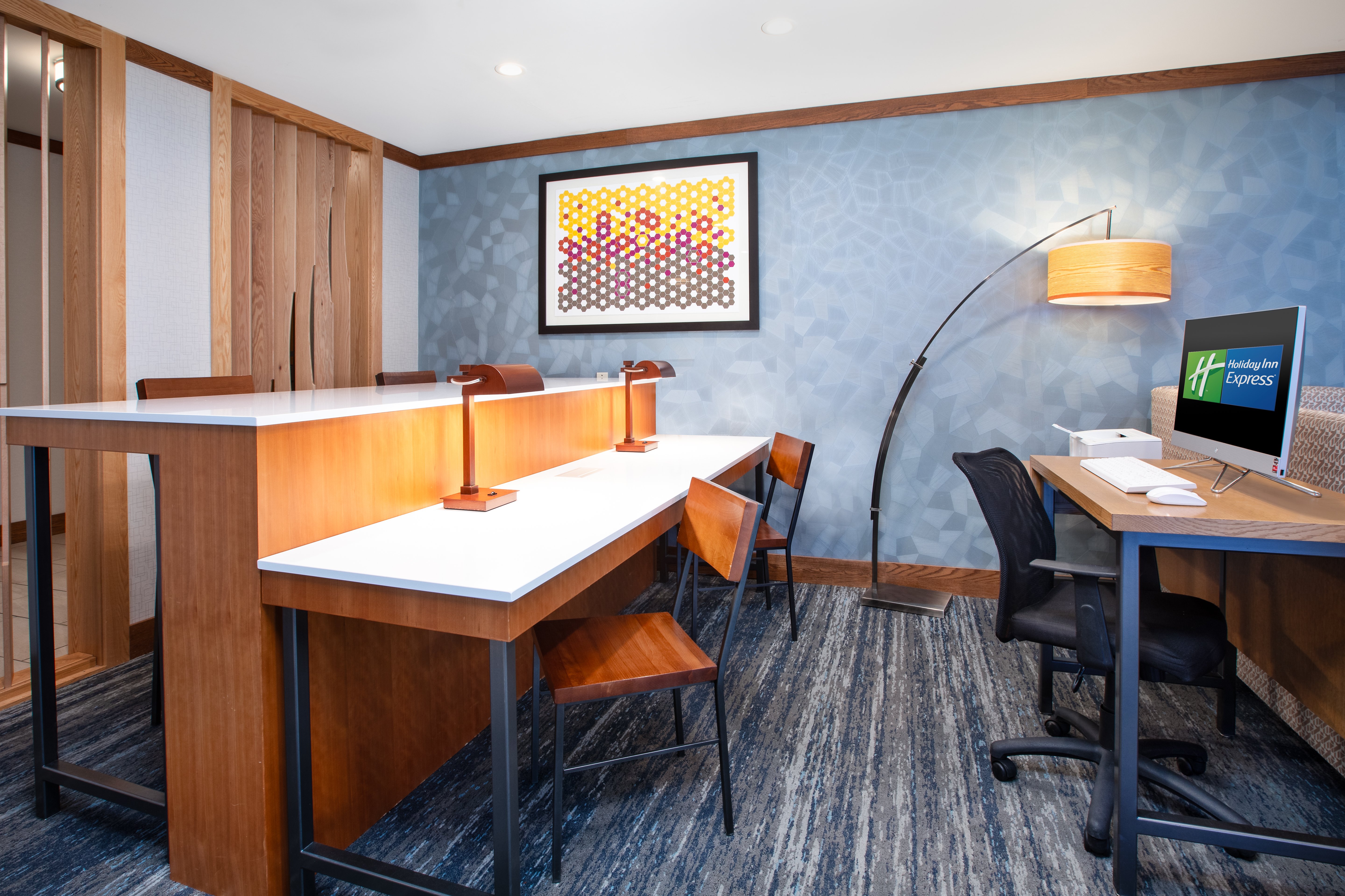 Holiday Inn Express Hotel And Suites Buffalo 64/66