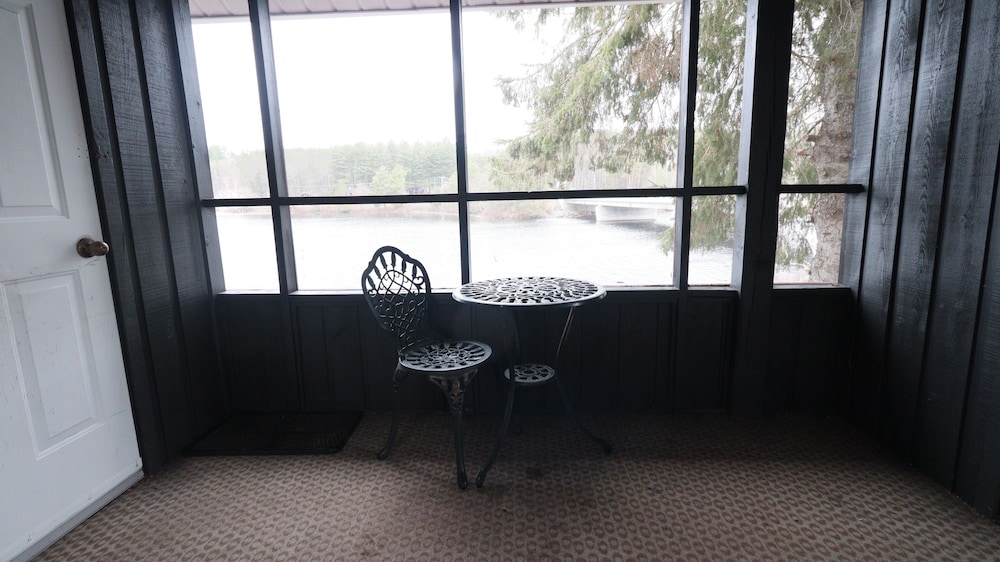 Algonquin Lakeside Inn 22/50