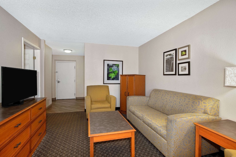 La Quinta Inn Tucson East 33/51