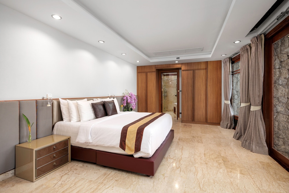 Koi Signature Villa 13/67