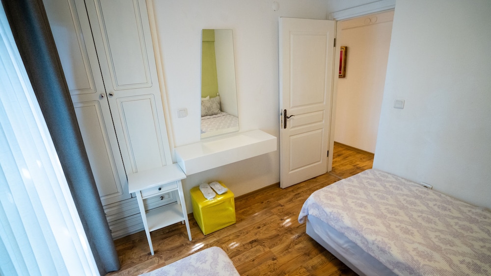 Alacati Private Hotel - Adults Only 4/17