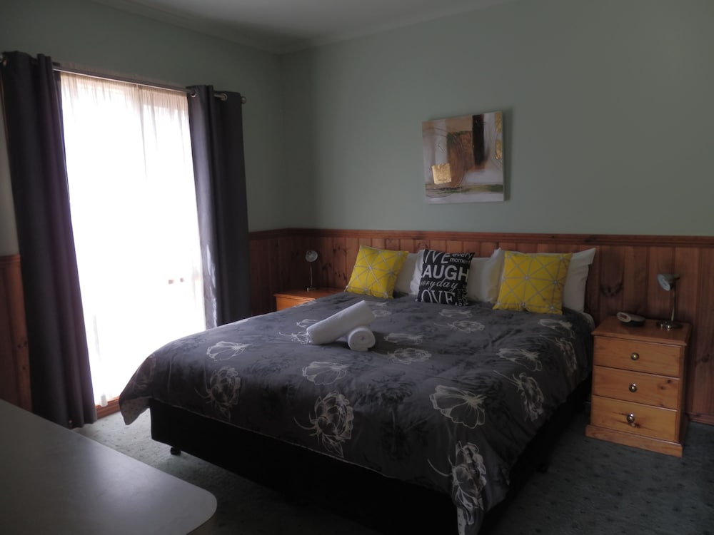 Mountain View Motor Inn & Lodges 20/36