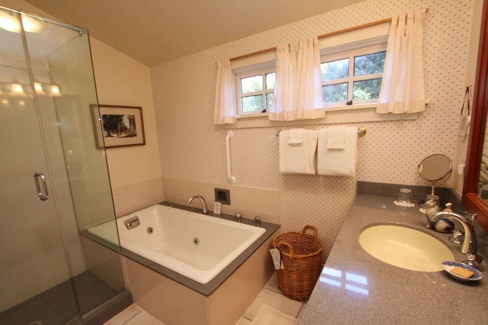 Joshua Grindle Inn 63/64