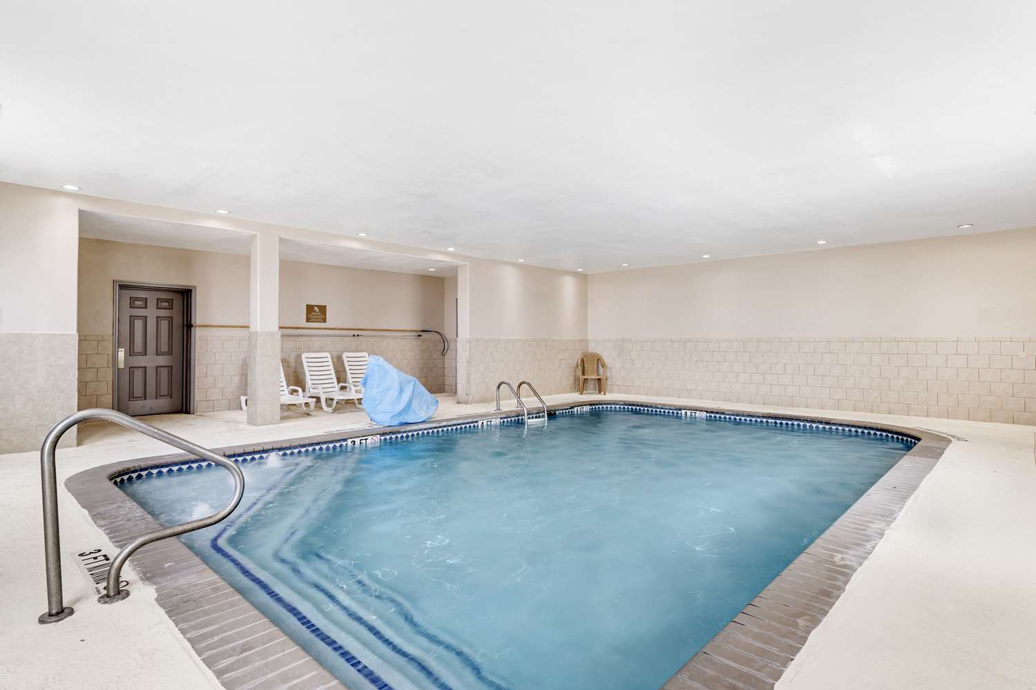 Comfort Inn & Suites Galveston Central Island near Pier 28/28