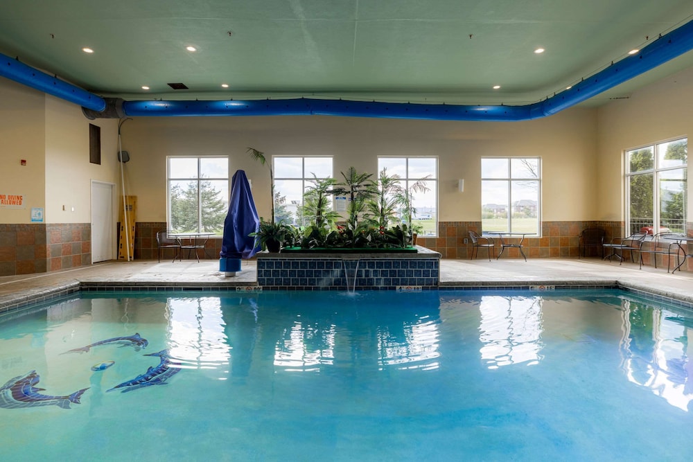 Comfort Suites Troy-I75 7/69