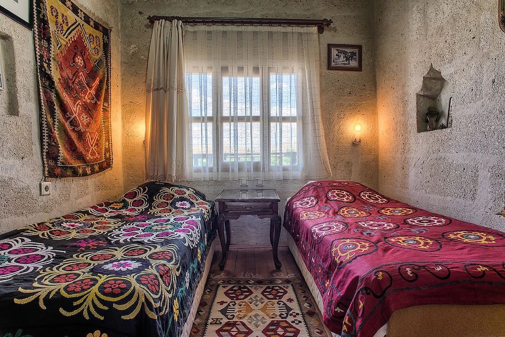 Kirkit Hotel 10/50