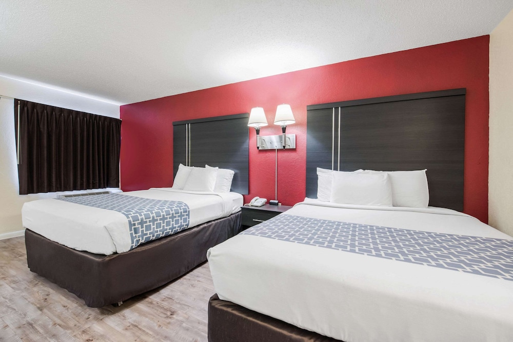 Standard, 2 Queen Beds
