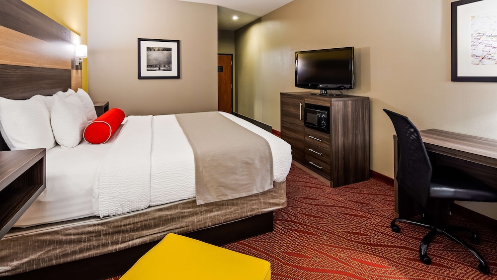 Best Western Plus Midwest City Inn & Suites 12/27