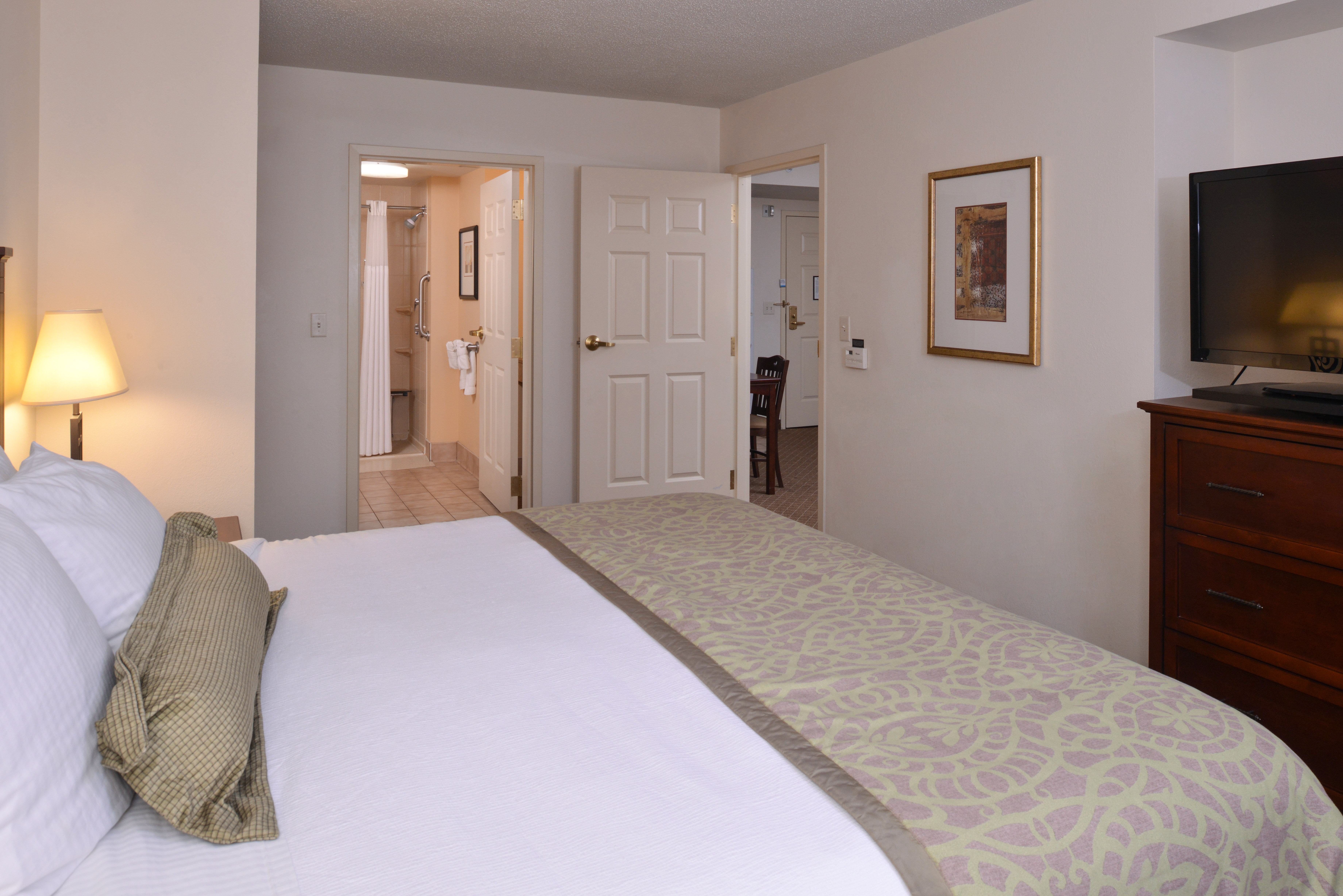 Staybridge Suites Indianapolis Airport 20/70