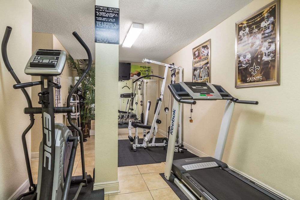Super 8 by Wyndham New Orleans 29/43