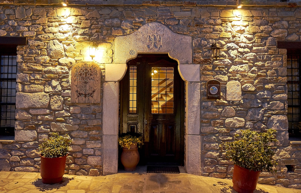 Atrapos Hotel 44/50