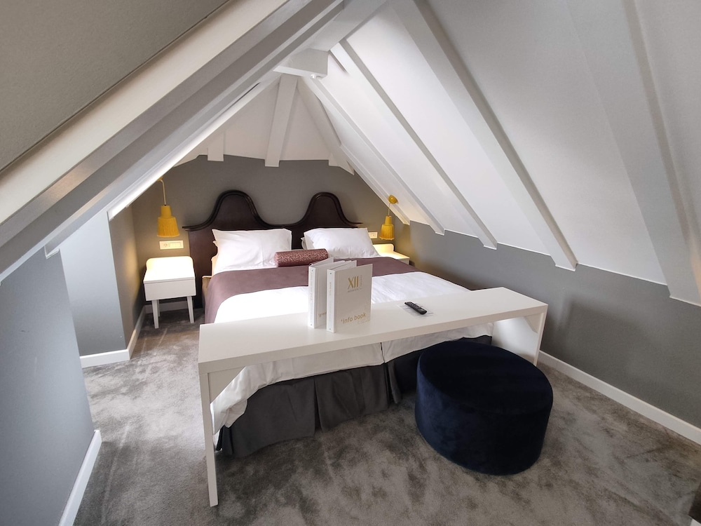 Superior, King Bed, Sea View, Xii Century Heritage Hotel 3/6
