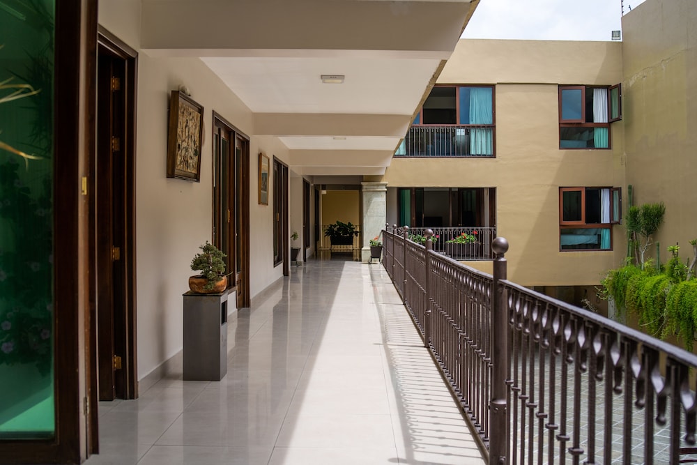 Casa de Las Flores Hotel 7/31