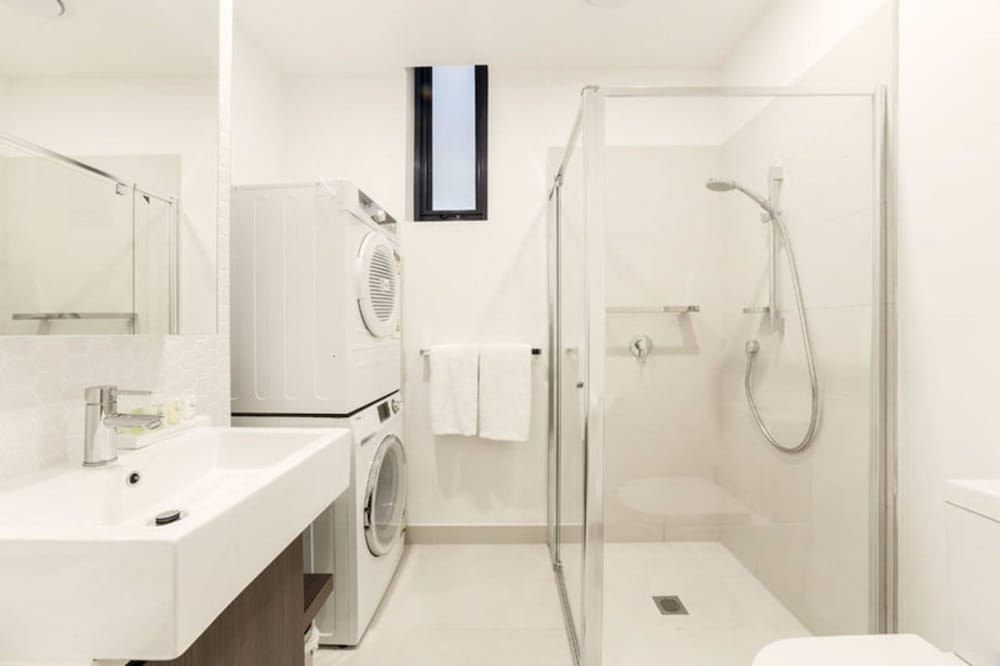 Whitehorse Apartment Hotel 17/47