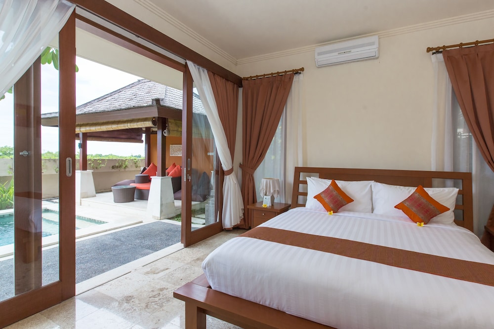 2 BEDROOMS, VILLA, PRIVATE POOL