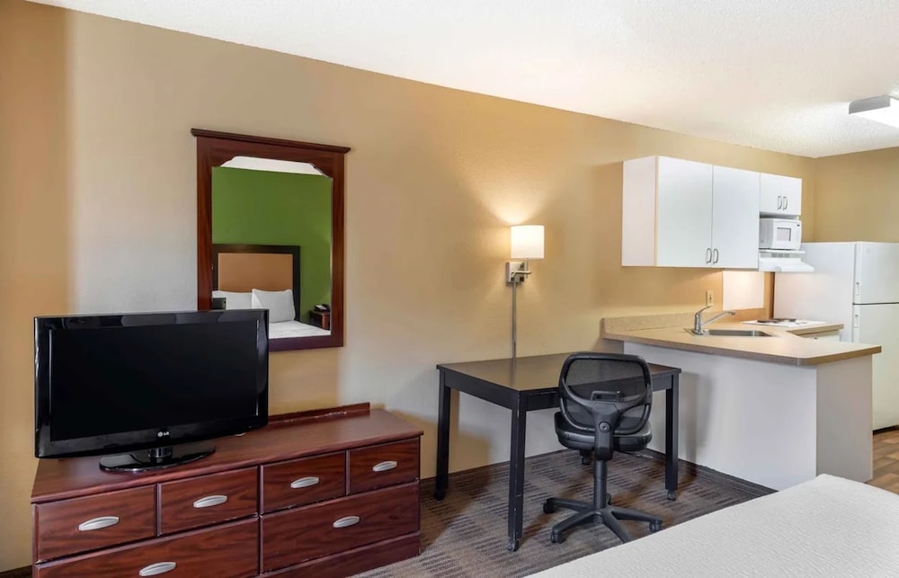 Relax Suites Extended Stay - La Mirada 15/18