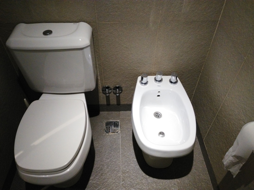 A AND B INTERNACIONAL 50/50