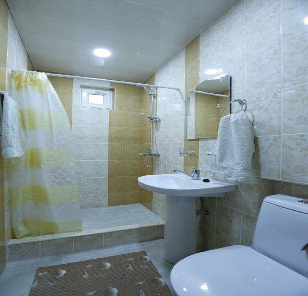Your Hostel 27/33