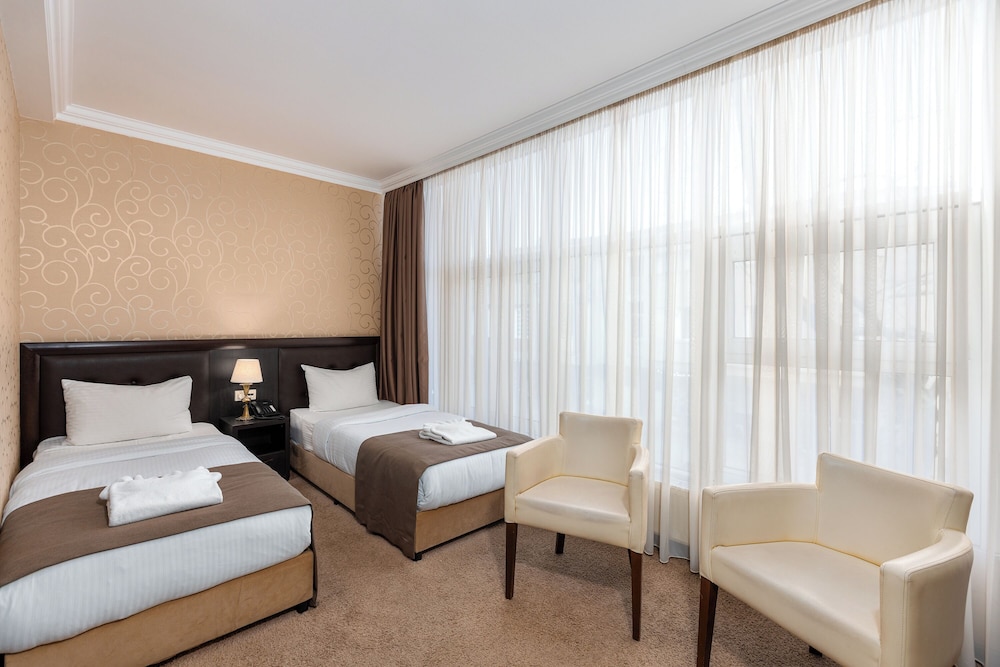Standard, Twin Beds