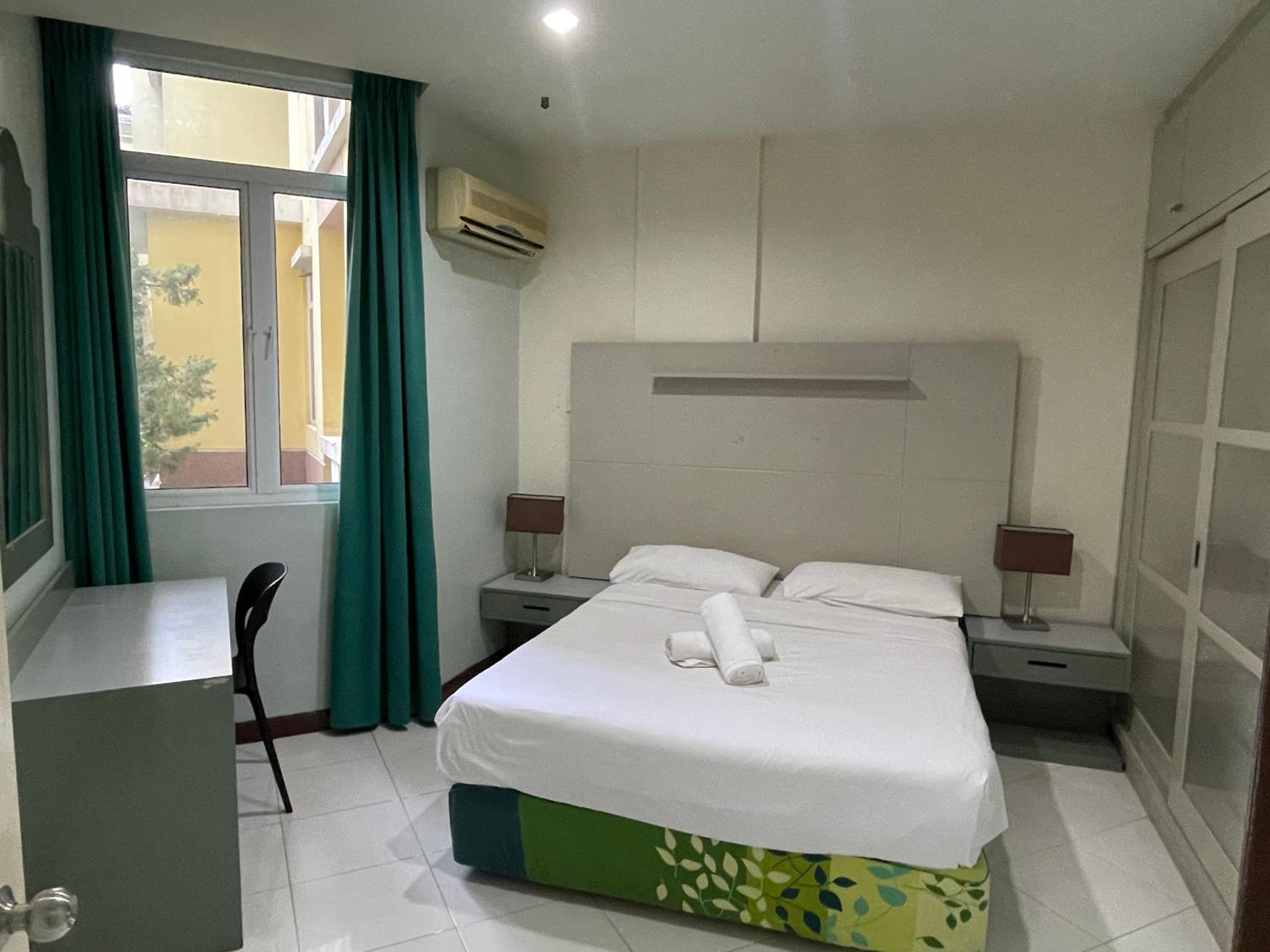 2 Bedrooms, Apartment