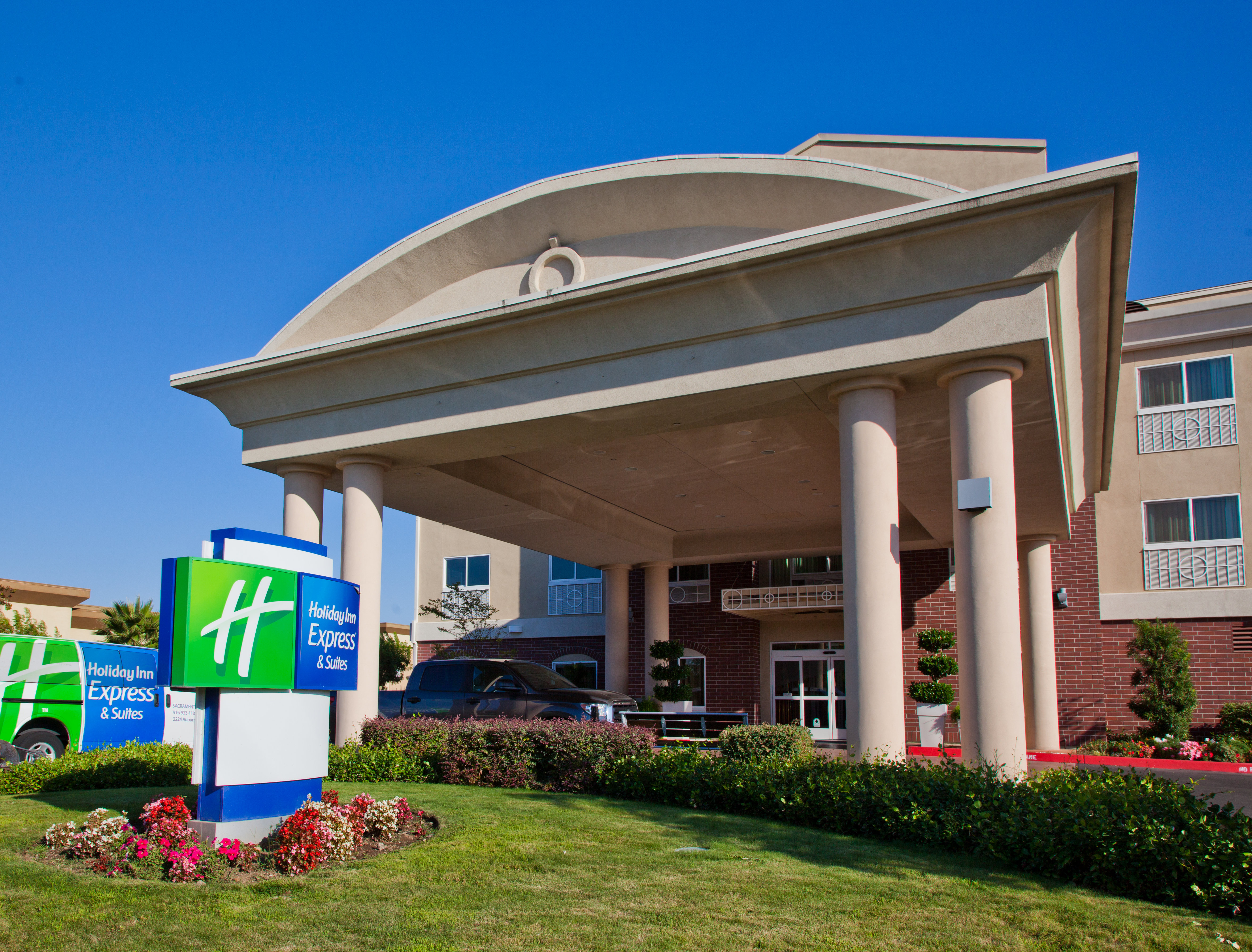 Holiday Inn Express Hotel Suites Sacramento Ne C 4/75