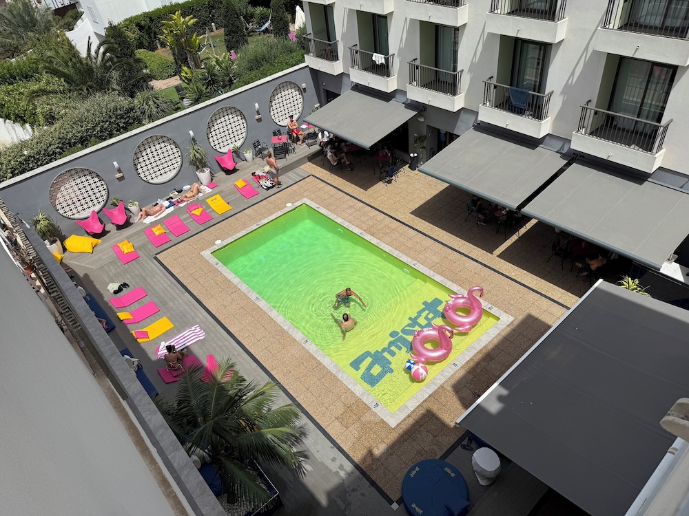 Amistat Island Hostel Ibiza 5/100