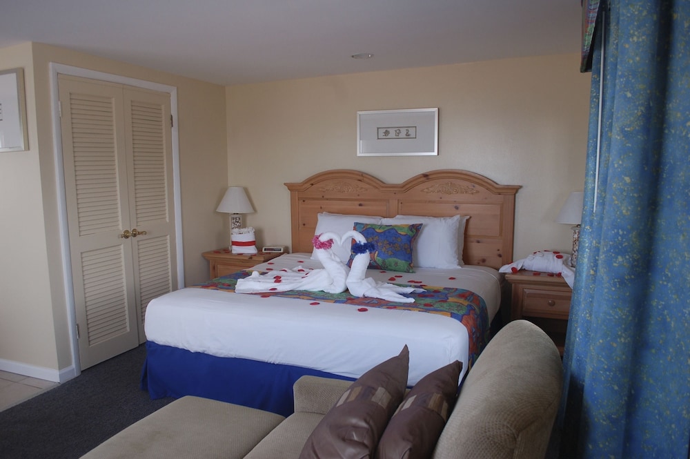 The White Sands Oceanfront Resort & Spa 24/70