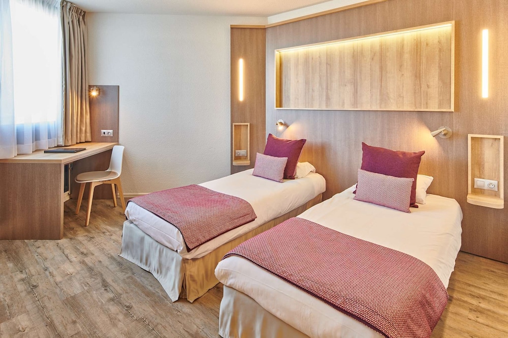 Classic, Double Bed, City View