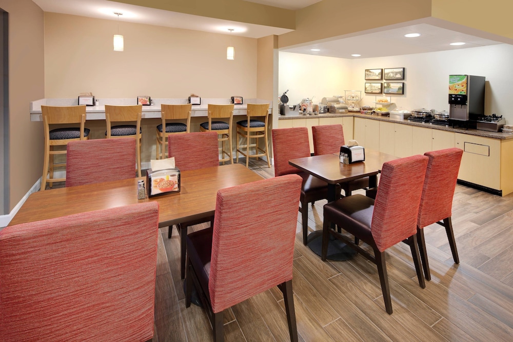Towneplace Suites By Marriott Bentonville Rogers 39/44