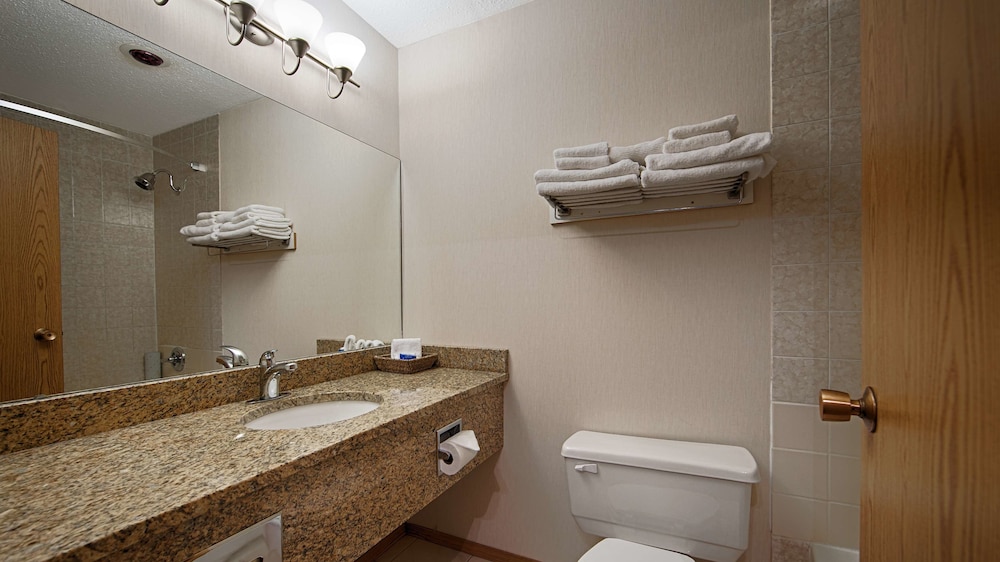 BEST WESTERN INVERMERE INN 10/27