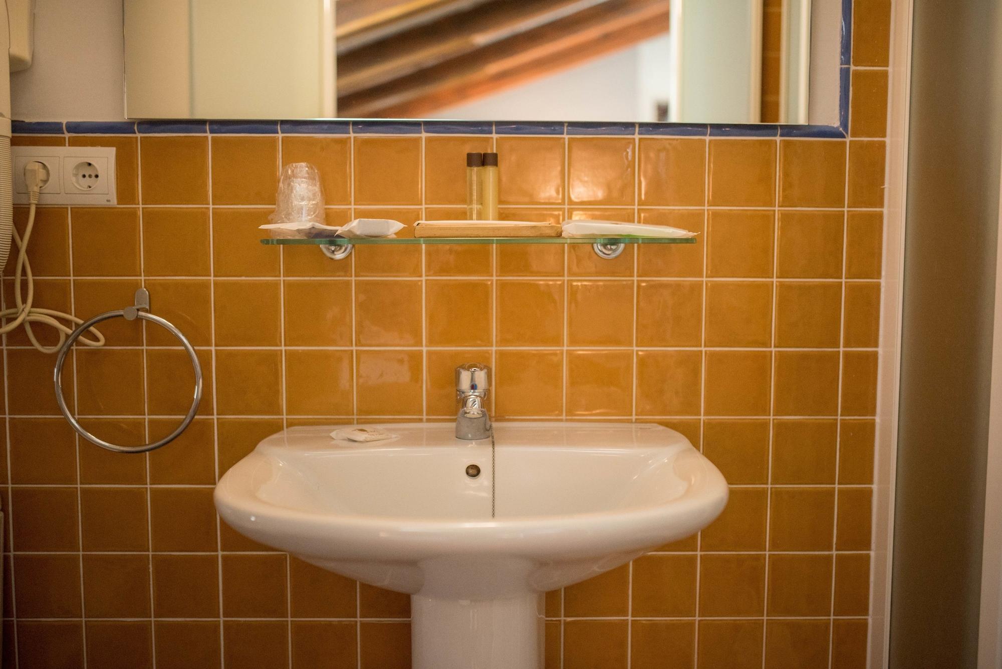 HOTEL HOSPEDERÍA RURAL ALMUNIA 32/34